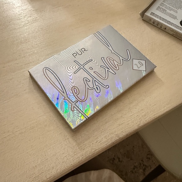 PÜR Festival 2.0 12- Pressed Pigments Palette - Picture 3 of 8